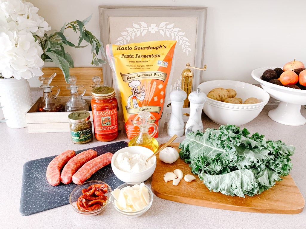 This image has an empty alt attribute; its file name is jamie_krause_home_living_kaslo_christmas_pasta_01.jpeg