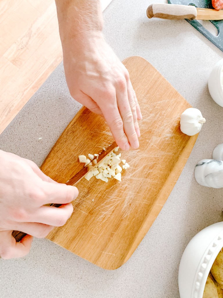 This image has an empty alt attribute; its file name is jamie_krause_home_living_kaslo_christmas_pasta_11.jpeg