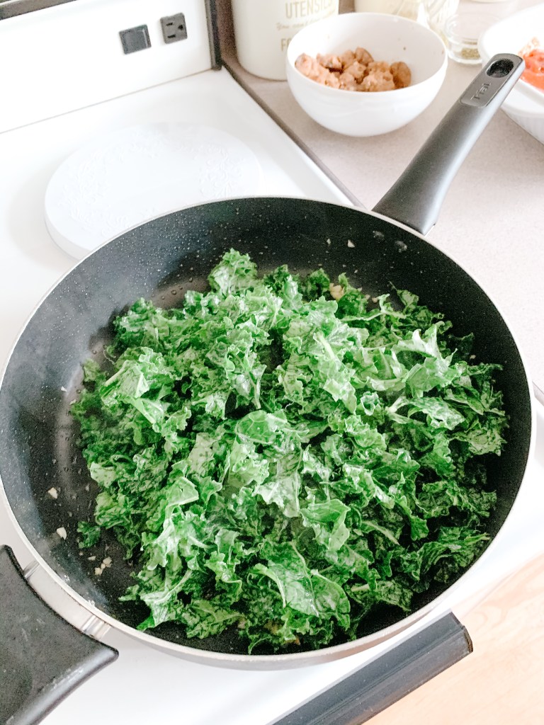 This image has an empty alt attribute; its file name is jamie_krause_home_living_kaslo_christmas_pasta_17.jpeg